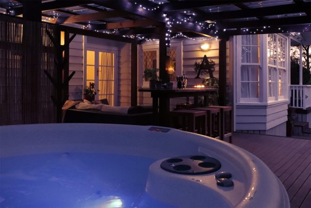 Rural Massage, Ohaupo, Near Hamilton, Accommodation spa at night