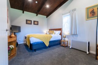 Rural Massage, Ohaupo, Near Hamilton, Accommodation bedroom