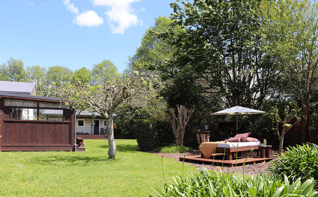 Rural Massage Retreat Ohaupo Outdoor Sunbed